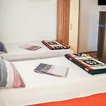 1 Bedroom Gorgeous In アパート ヴォディツェ