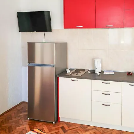 1 Bedroom Gorgeous In דירה *