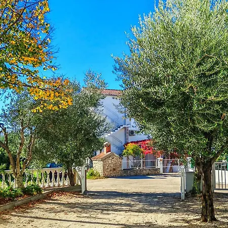 1 Bedroom Gorgeous In