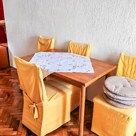 1 Bedroom Gorgeous In Lägenhet *