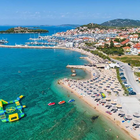 1 Bedroom Gorgeous In *