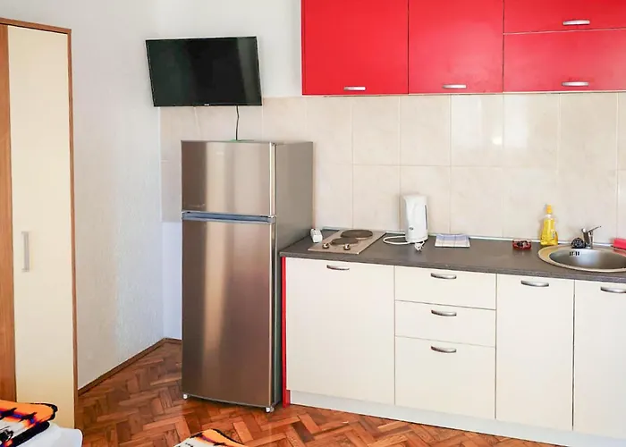 1 Bedroom Gorgeous In Apartment *