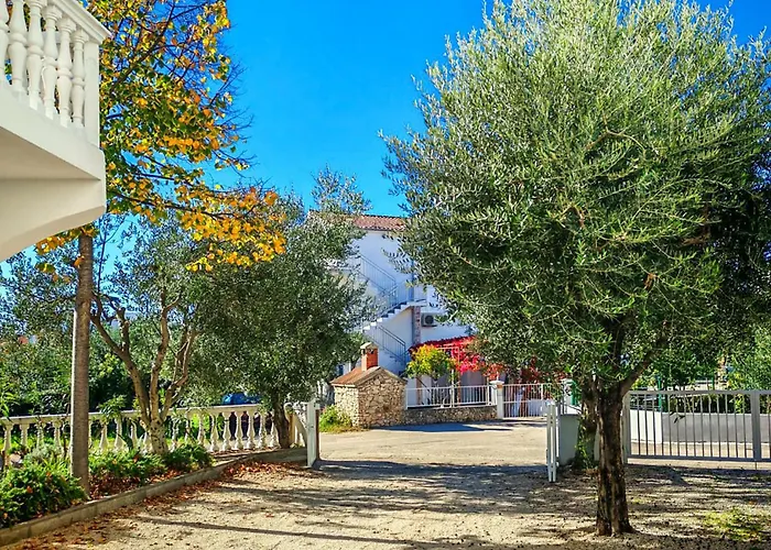 1 Bedroom Gorgeous In