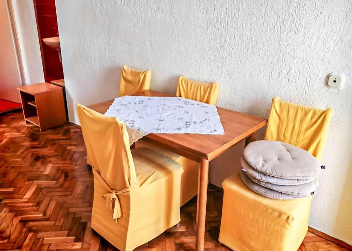 1 Bedroom Gorgeous In Appartement *